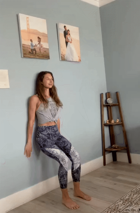 Tư thế Yoga khiến chân 