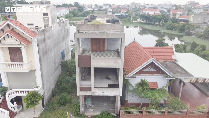 Hy hữu một lô đất cấp 2 sổ đỏ ở Hải Phòng: “Khổ chủ” xây nhà xong phải bỏ hoang- Ảnh 5. Hy hữu một lô đất cấp 2 sổ đỏ ở Hải Phòng: “Khổ chủ” xây nhà xong phải bỏ hoang- Ảnh 5.