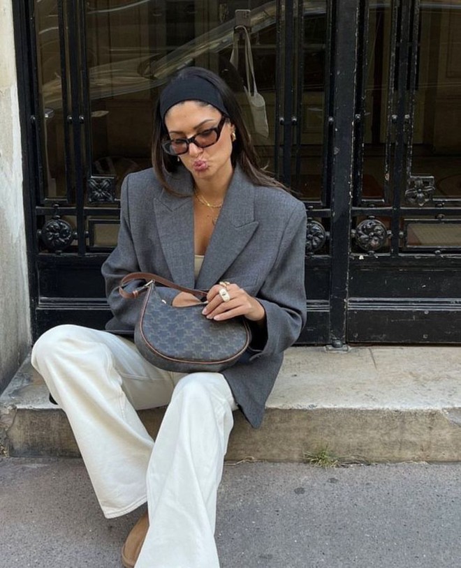 3 kiểu áo khoác dễ mặc đẹp lại tôn khí chất, nàng trên 35 nhất định phải có- Ảnh 2. 3 kiểu áo khoác dễ mặc đẹp lại tôn khí chất, nàng trên 35 nhất định phải có- Ảnh 2.