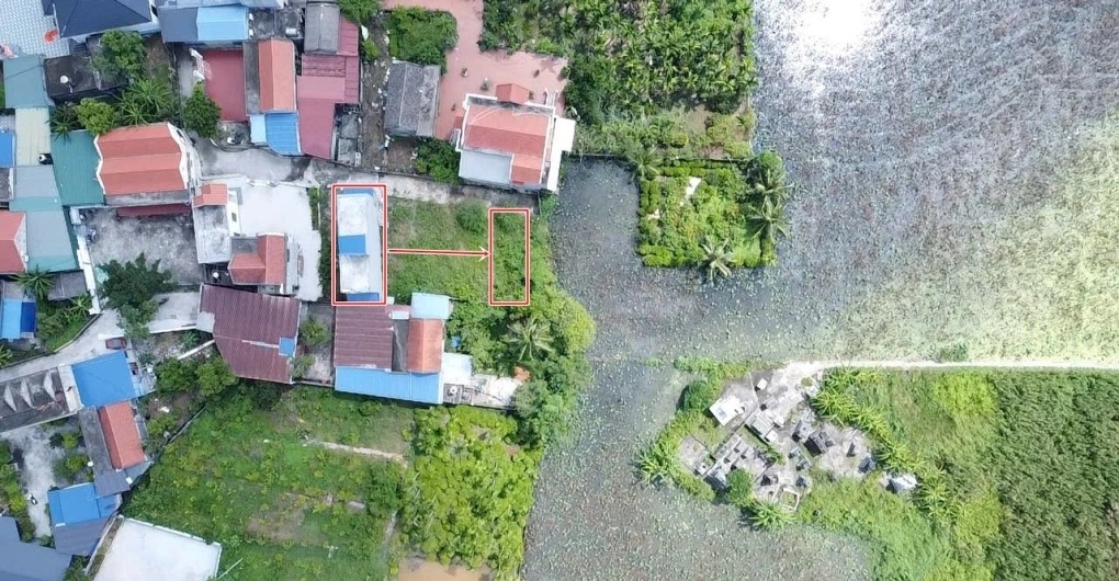 Vụ xây nhầm nhà trên đất của người khác hy hữu ở Hải Phòng: Thần đèn bắt đầu "ra tay" dịch chuyển căn nhà 2 tầng đi xa 17m- Ảnh 1. Vụ xây nhầm nhà trên đất của người khác hy hữu ở Hải Phòng: Thần đèn bắt đầu "ra tay" dịch chuyển căn nhà 2 tầng đi xa 17m- Ảnh 1.