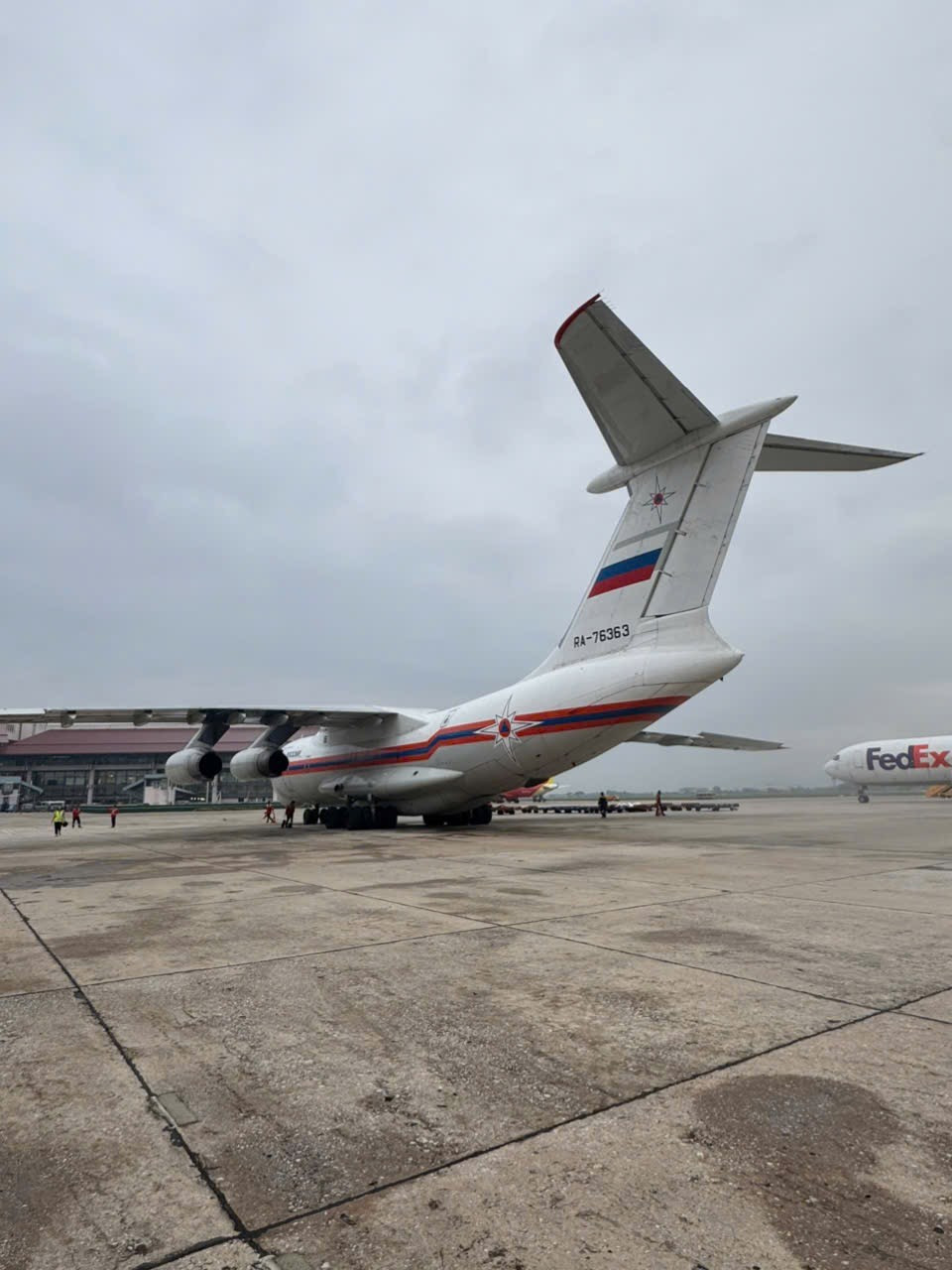 Máy bay Nga chở 30 tấn hàng viện trợ khẩn cấp cho người dân Việt Nam ở vùng lũ- Ảnh 2.