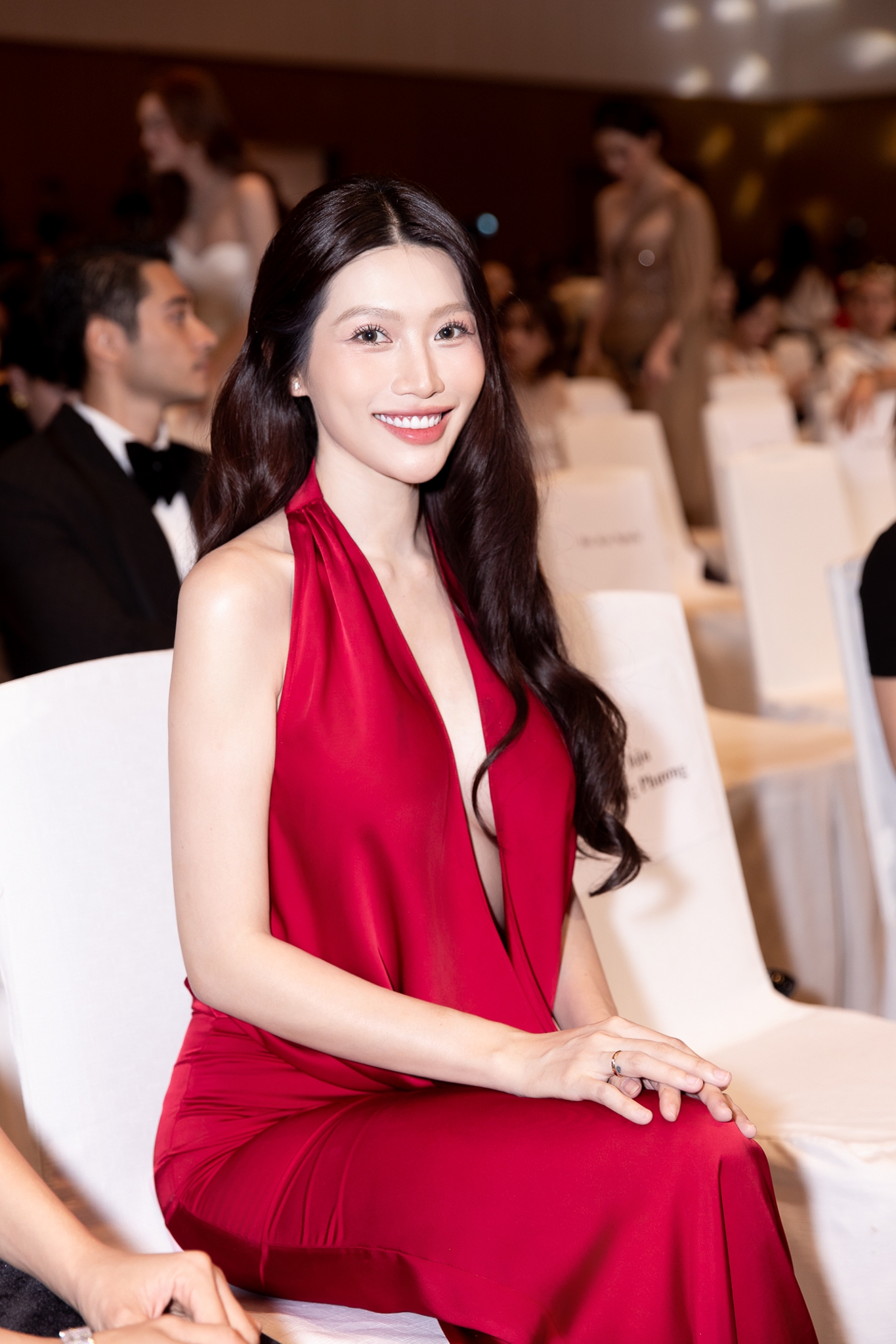 Họp báo Miss Universe Vietnam: Hương Giang slay, Chi Pu - Hồ Ngọc Hà nổi bần bật giữa dàn mỹ nhân diện đồ 