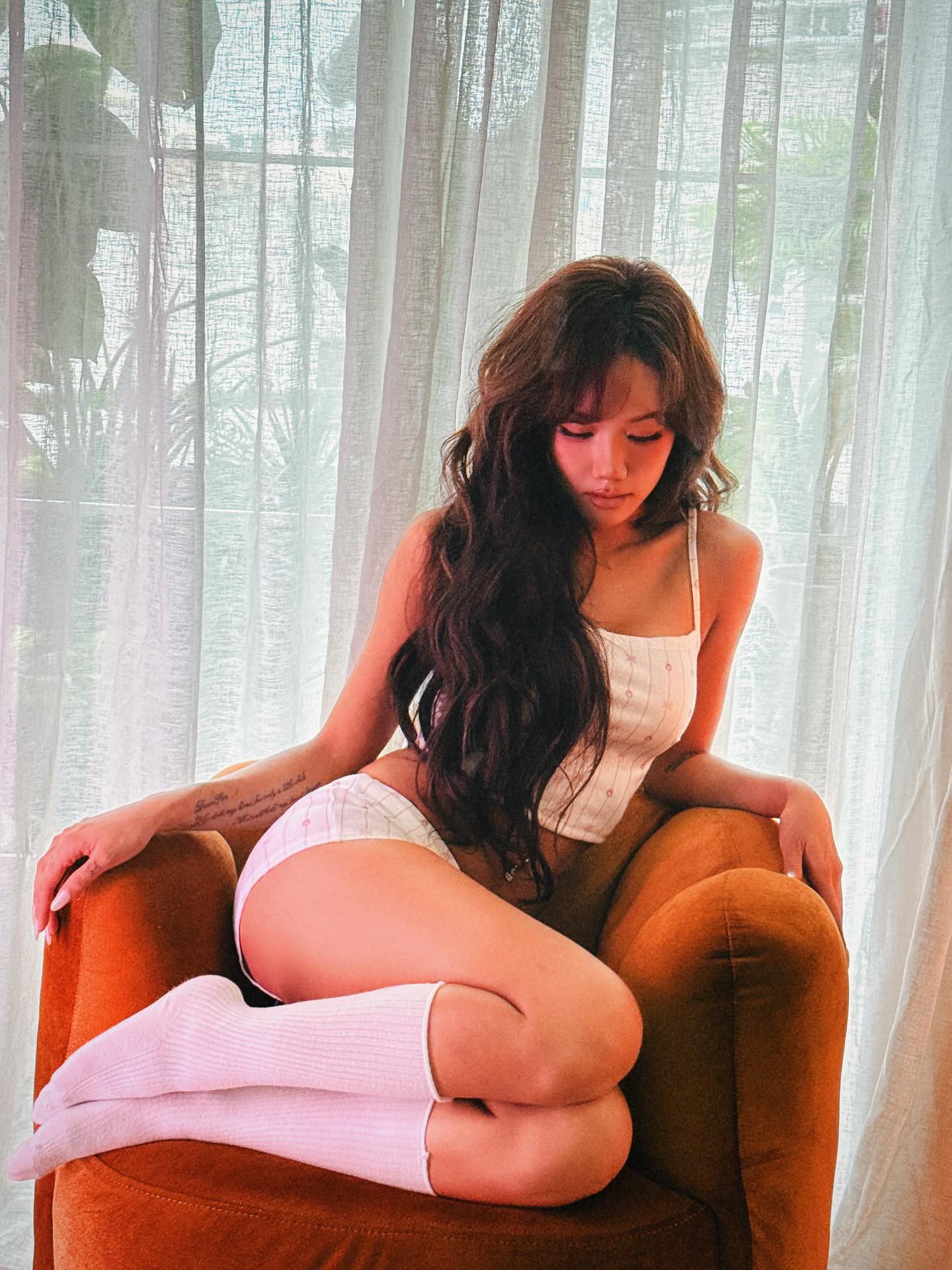 Phương Ly chơi Halloween sớm nhất Vbiz: Cosplay kiểu này xem xong chỉ sợ trúng tiếng yêu- Ảnh 5. Phương Ly chơi Halloween sớm nhất Vbiz: Cosplay kiểu này xem xong chỉ sợ trúng tiếng yêu- Ảnh 5.