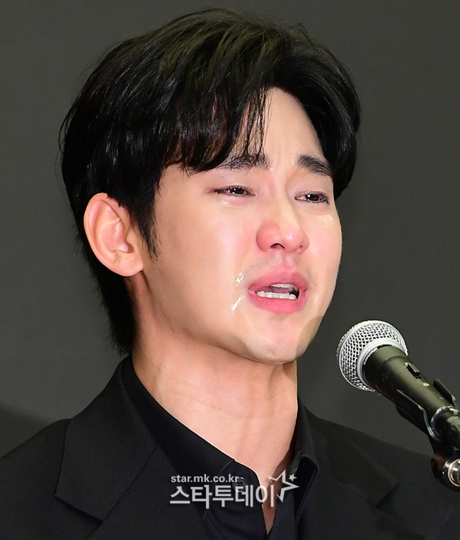 Động thái khác thường của Kim Soo Hyun khiến 120 triệu người dậy sóng- Ảnh 4.