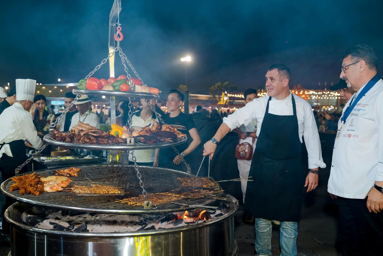 Hội chợ Mùa Thu lần Thứ nhất - 2025: “Cực phẩm” ẩm thực – “Đại tiệc ăn chơi’ hot nhất thời điểm này- Ảnh 1. Hội chợ Mùa Thu lần Thứ nhất - 2025: “Cực phẩm” ẩm thực – “Đại tiệc ăn chơi’ hot nhất thời điểm này- Ảnh 1.