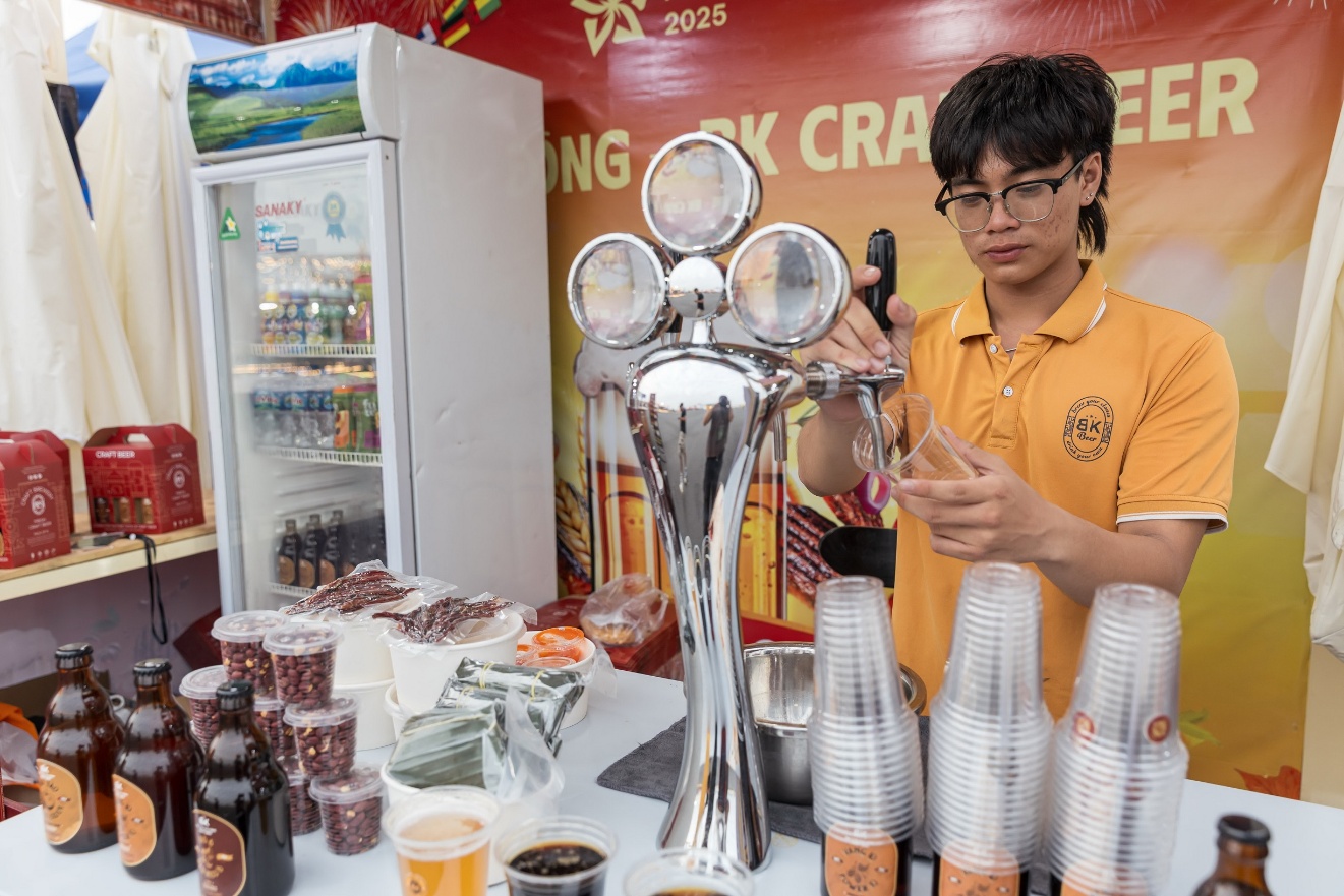 Hội chợ Mùa Thu lần Thứ nhất - 2025: “Cực phẩm” ẩm thực – “Đại tiệc ăn chơi’ hot nhất thời điểm này- Ảnh 2. Hội chợ Mùa Thu lần Thứ nhất - 2025: “Cực phẩm” ẩm thực – “Đại tiệc ăn chơi’ hot nhất thời điểm này- Ảnh 2.