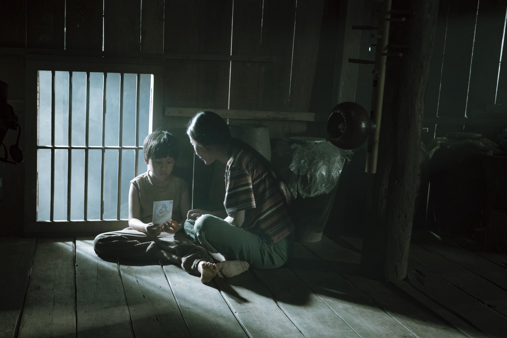 Cải Mả: Phim tâm linh có loạt cảnh “body horror” rợn người- Ảnh 4. Cải Mả: Phim tâm linh có loạt cảnh “body horror” rợn người- Ảnh 4.