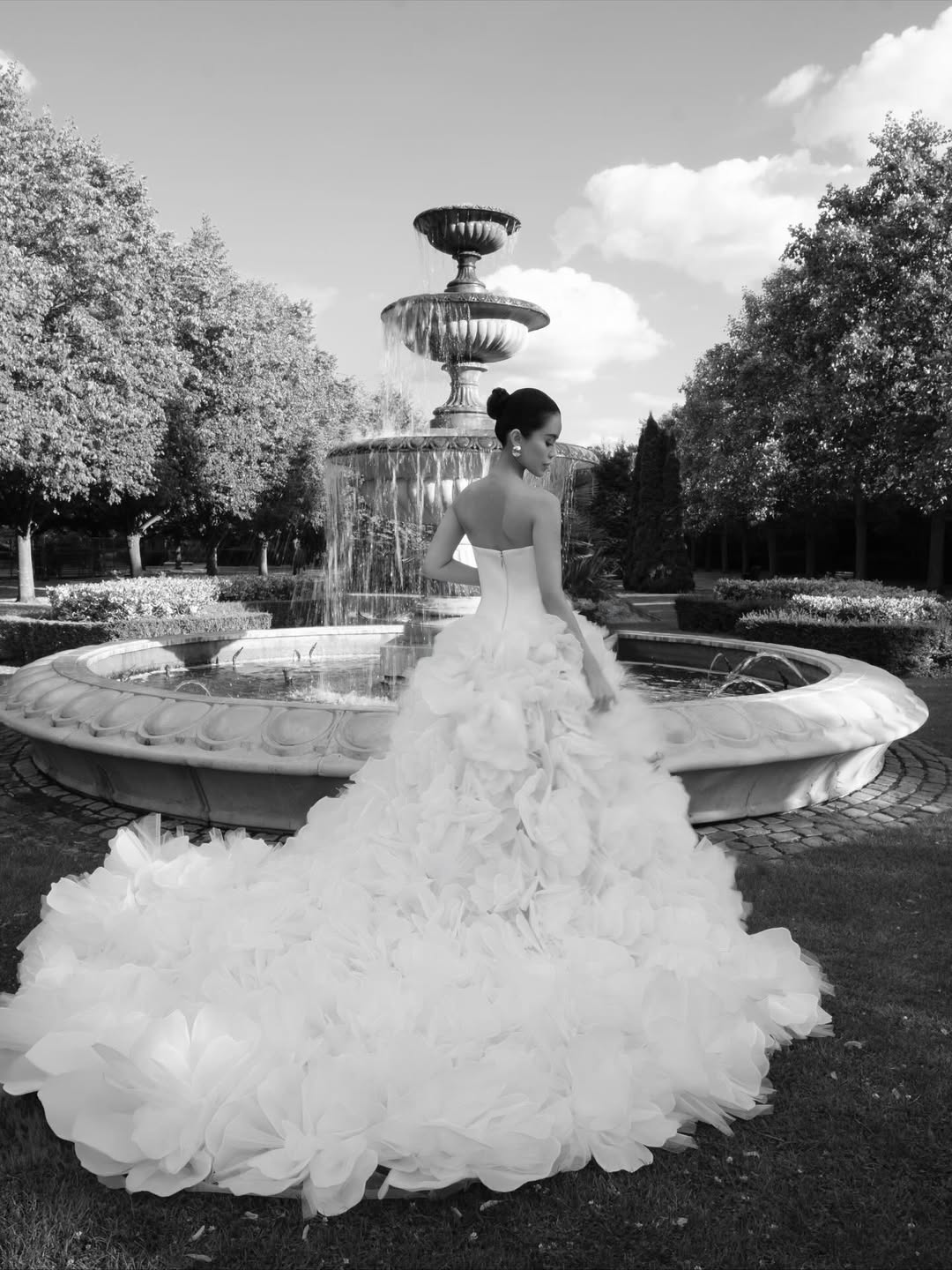 Rể tỷ phú Johnathan Hạnh Nguyễn lộ chuyện 