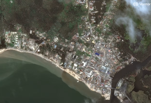 Ảnh vệ tinh trước - sau cho thấy siêu bão Melissa càn quét thế nào: 