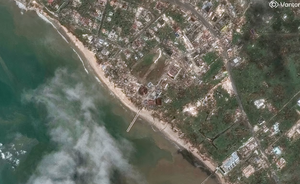 Ảnh vệ tinh trước - sau cho thấy siêu bão Melissa càn quét thế nào: "Đó là trải nghiệm kinh hoàng nhất trong đời tôi"- Ảnh 8.