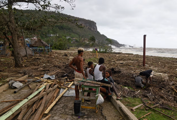 Ảnh vệ tinh trước - sau cho thấy siêu bão Melissa càn quét thế nào: 