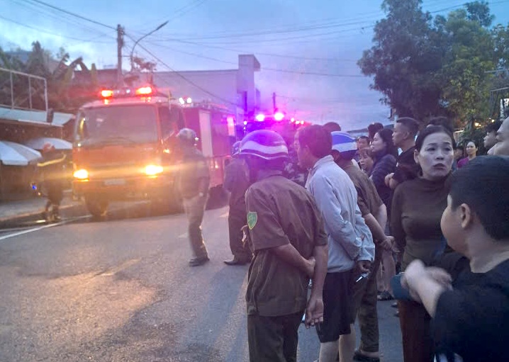 Khởi tố hung thủ phóng hoả đốt tiệm spa khiến 3 người thương vong- Ảnh 2. Khởi tố hung thủ phóng hoả đốt tiệm spa khiến 3 người thương vong- Ảnh 2.