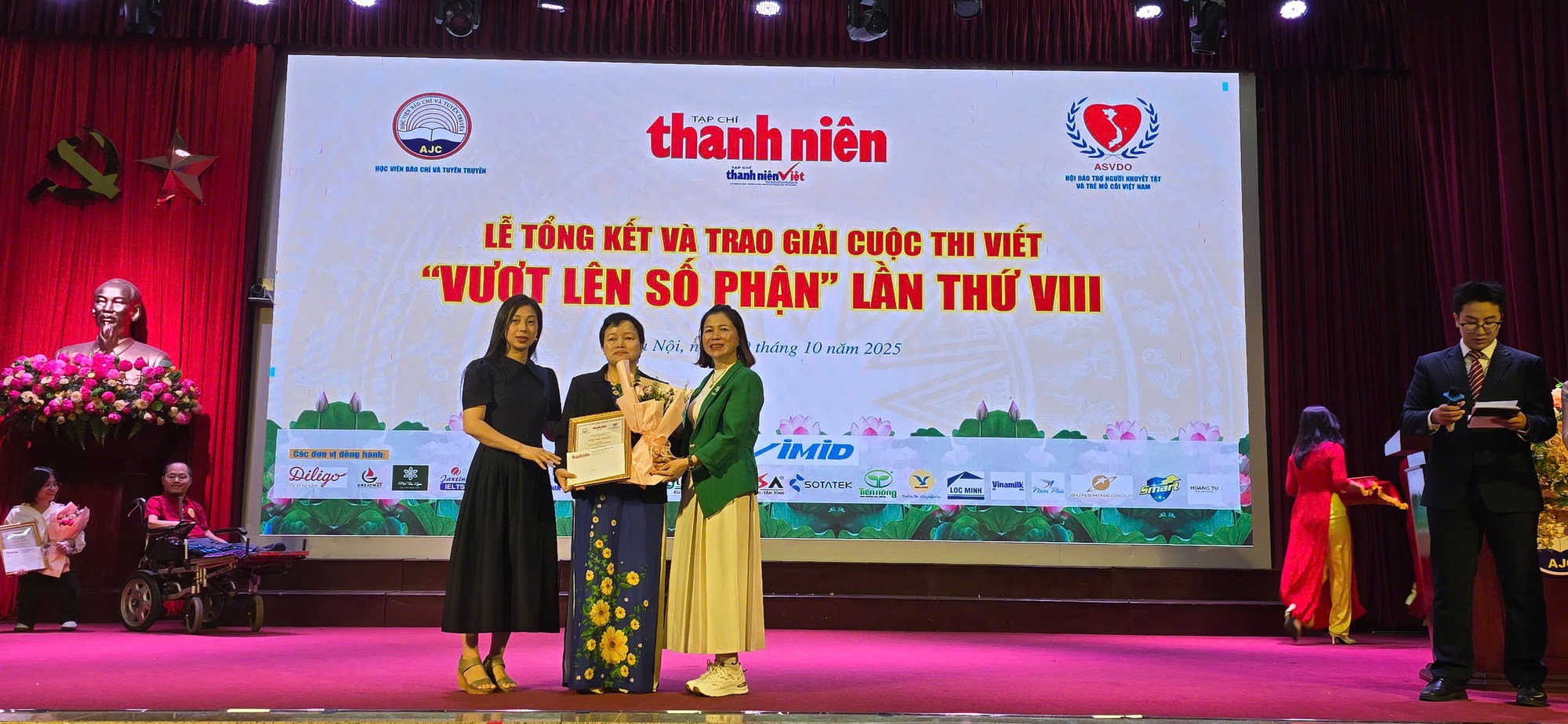 Lễ tổng kết, trao giải cuộc thi viết 'Vượt lên số phận' lần VIII- Ảnh 5. Lễ tổng kết, trao giải cuộc thi viết 'Vượt lên số phận' lần VIII- Ảnh 5.