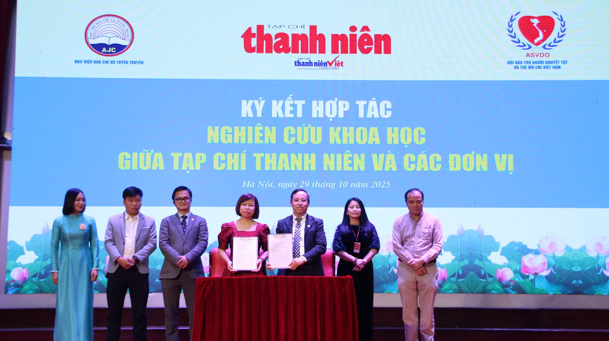 Lễ tổng kết, trao giải cuộc thi viết 'Vượt lên số phận' lần VIII- Ảnh 15. Lễ tổng kết, trao giải cuộc thi viết 'Vượt lên số phận' lần VIII- Ảnh 15.