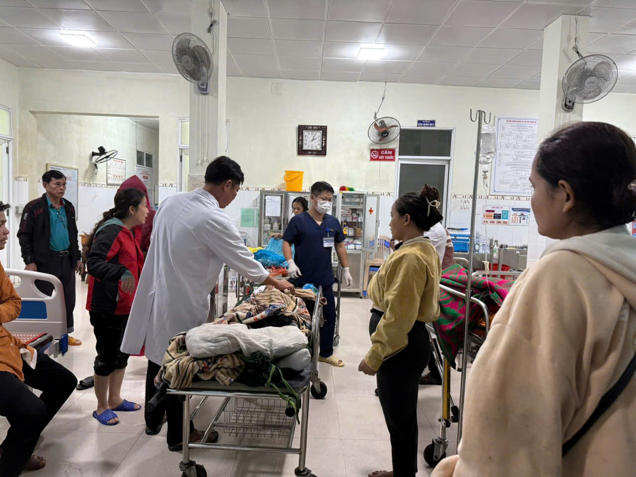 VIDEO: Hành trình kịch tính như phim, xuyên đêm cứu 3 người ở Đà Nẵng- Ảnh 3.