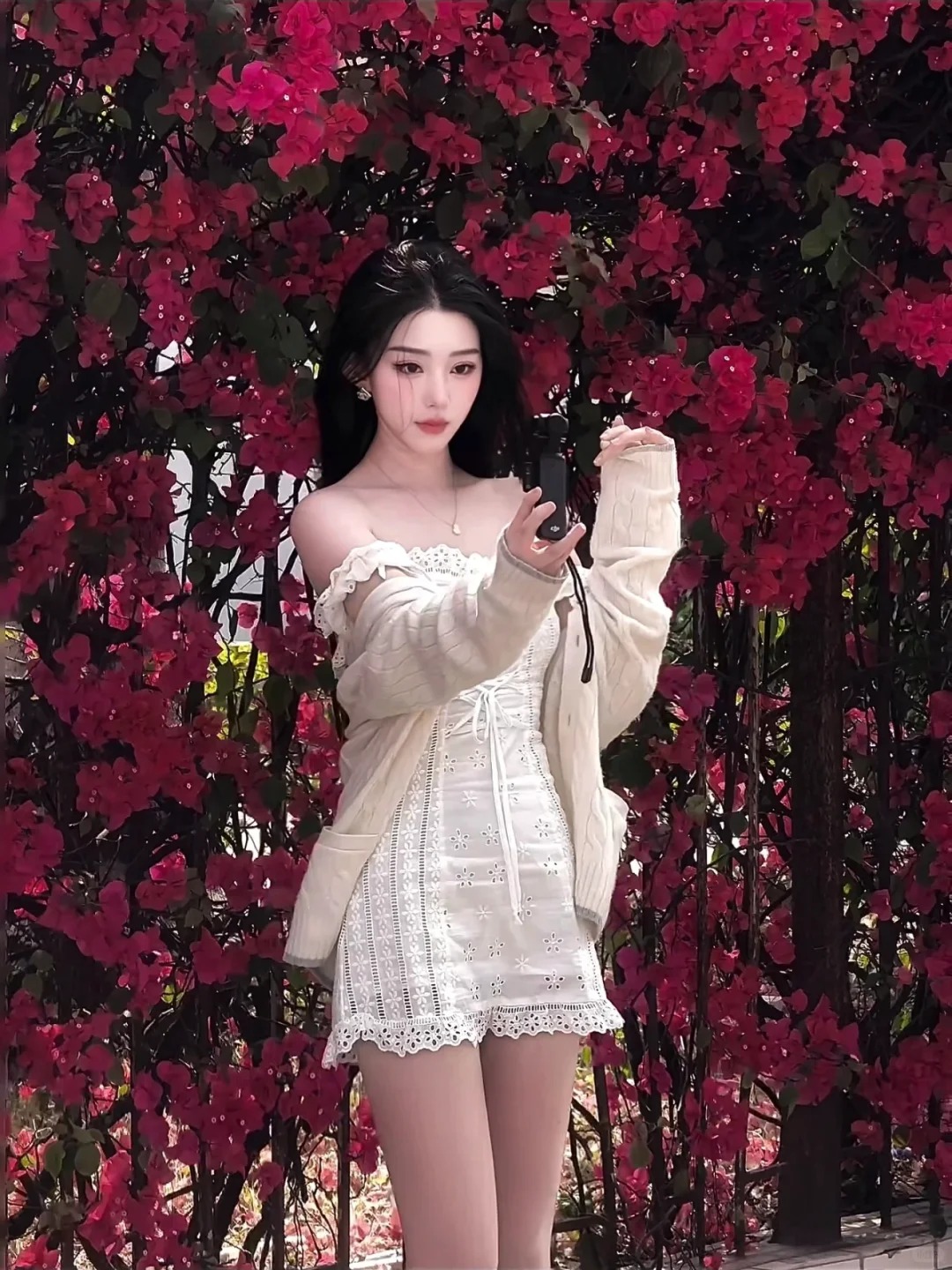 Đến trễ lễ khai mạc hội thao, nữ sinh hớt hải chạy trên sân tạo nên khoảnh khắc đẹp như phim: 6 giây thần thánh!- Ảnh 12. Đến trễ lễ khai mạc hội thao, nữ sinh hớt hải chạy trên sân tạo nên khoảnh khắc đẹp như phim: 6 giây thần thánh!- Ảnh 12.