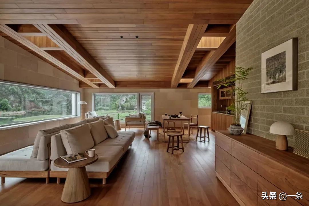 Doanh nhân chi tiền xây nhà 4 tầng to nhất làng cho bố mẹ dưỡng già, đủ chỗ cho đại gia đình 30 thành viên chung sống: “Tôi lãi bất ngờ”- Ảnh 7. Doanh nhân chi tiền xây nhà 4 tầng to nhất làng cho bố mẹ dưỡng già, đủ chỗ cho đại gia đình 30 thành viên chung sống: “Tôi lãi bất ngờ”- Ảnh 7.