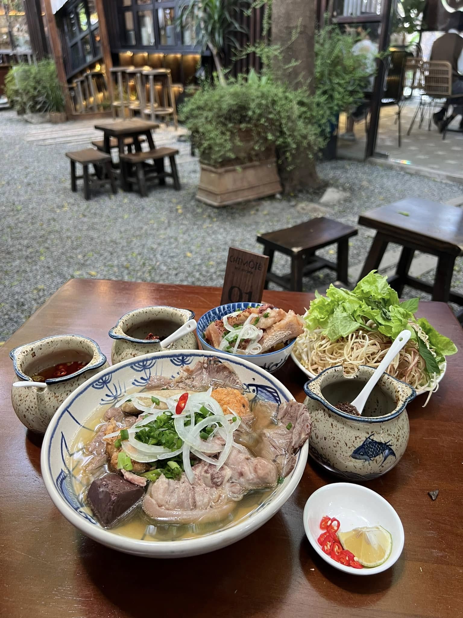 Á hậu Quỳnh Châu mới về làm dâu nhà giàu, ai ngờ mẹ đẻ lại làm thế này- Ảnh 4. Á hậu Quỳnh Châu mới về làm dâu nhà giàu, ai ngờ mẹ đẻ lại làm thế này- Ảnh 4.