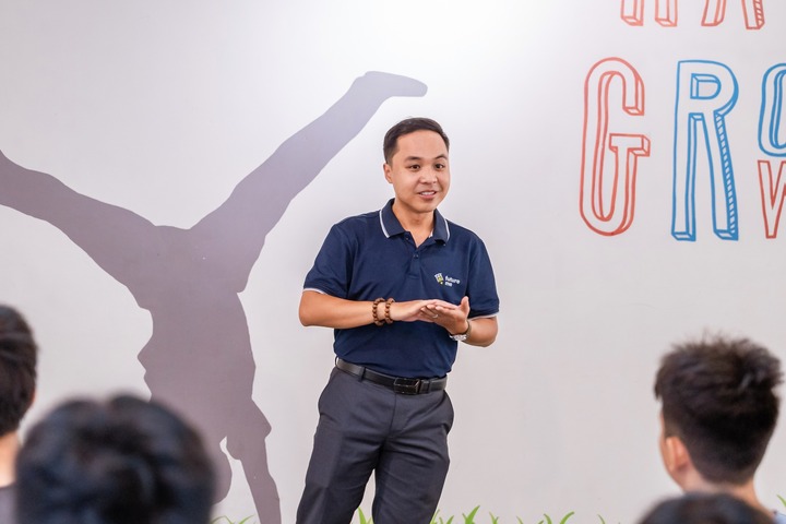 Cuộc sống hiện tại của Quán quân Olympia đầu tiên trường Ams- Ảnh 2. Cuộc sống hiện tại của Quán quân Olympia đầu tiên trường Ams- Ảnh 2.