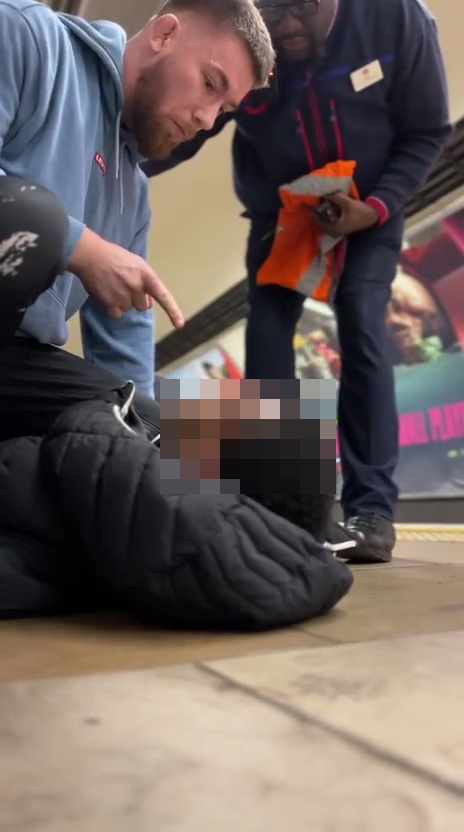 Nghiệp báo tức thì: Vừa thò tay móc túi, tên trộm bị “quật ngã sấp mặt” bởi… nhà vô địch Jiu-jitsu- Ảnh 1. Nghiệp báo tức thì: Vừa thò tay móc túi, tên trộm bị “quật ngã sấp mặt” bởi… nhà vô địch Jiu-jitsu- Ảnh 1.