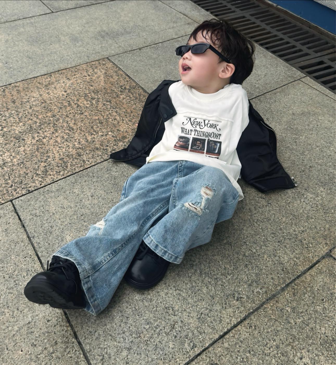 HOT nhất Halloween: Mẹ hóa trang cho con trai, bé đi học về mách "Mẹ ơi, mấy bạn không chơi với con"- Ảnh 8. HOT nhất Halloween: Mẹ hóa trang cho con trai, bé đi học về mách "Mẹ ơi, mấy bạn không chơi với con"- Ảnh 8.