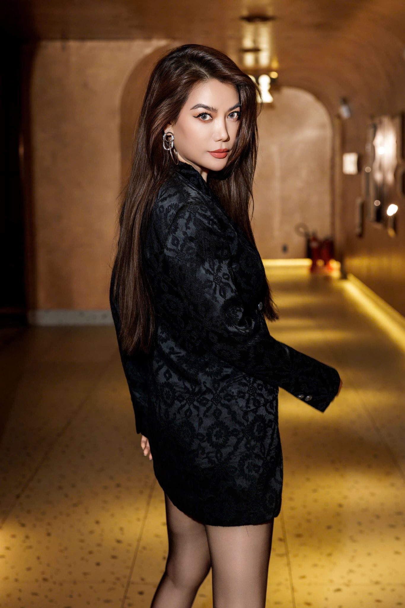 Đồng Tiền Xương Máu của Trương Ngọc Ánh- Ảnh 4. Đồng Tiền Xương Máu của Trương Ngọc Ánh- Ảnh 4.