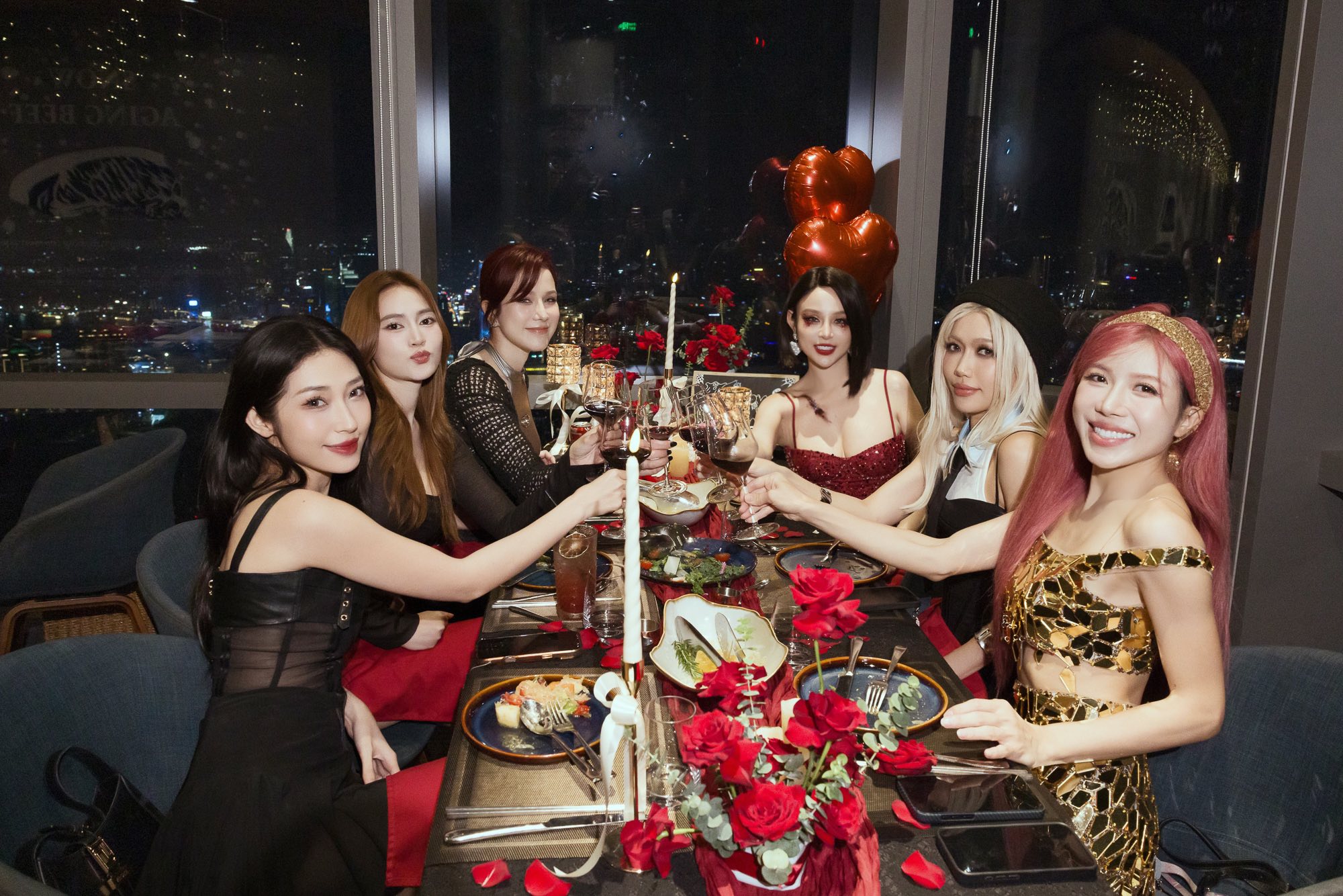 "Hội phú bà Việt Nam" tung ảnh tiệc tùng Halloween đỉnh nhất 2025- Ảnh 8. "Hội phú bà Việt Nam" tung ảnh tiệc tùng Halloween đỉnh nhất 2025- Ảnh 8.