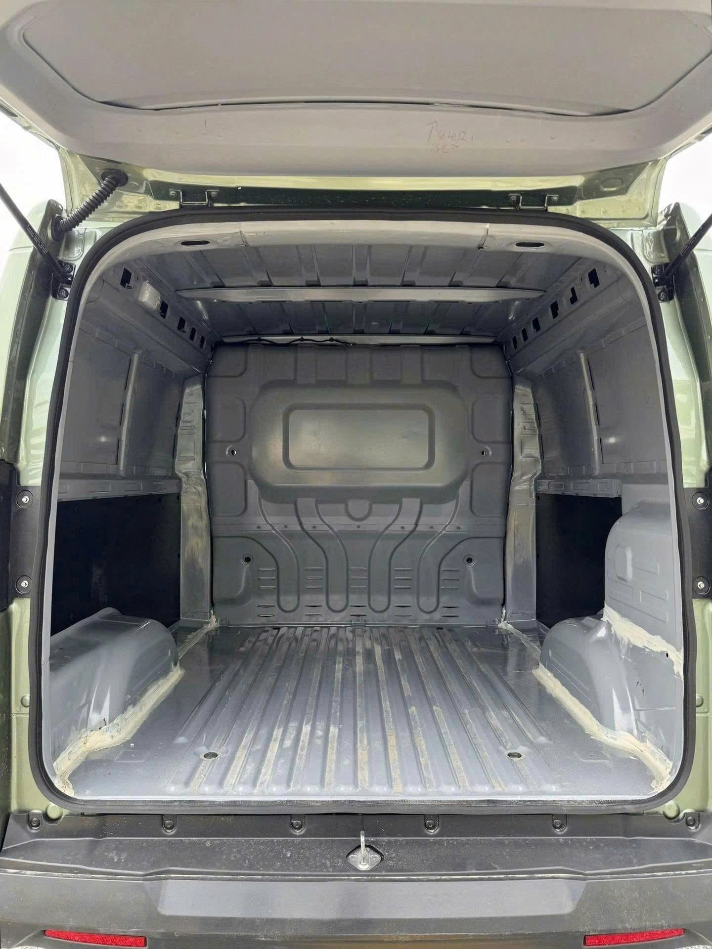 VinFast "sửa" một thông số quan trọng của EC Van: Đây là một nâng cấp miễn phí?- Ảnh 3. VinFast "sửa" một thông số quan trọng của EC Van: Đây là một nâng cấp miễn phí?- Ảnh 3.