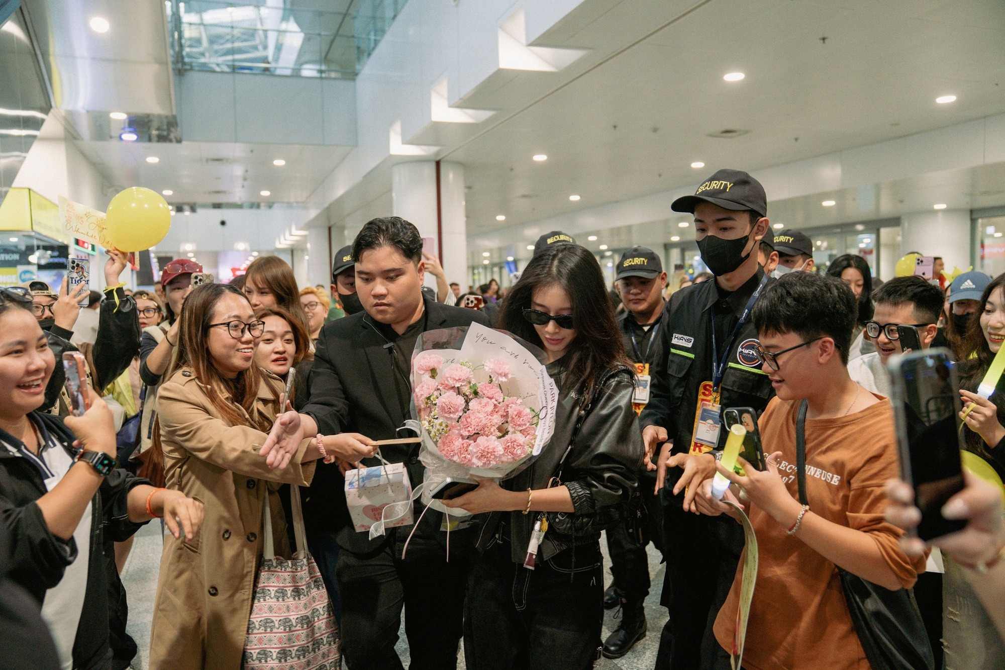 Jiyeon (T-ara) đổ bộ Việt Nam: Đúng là nữ thần nhan sắc có khác!- Ảnh 1. Jiyeon (T-ara) đổ bộ Việt Nam: Đúng là nữ thần nhan sắc có khác!- Ảnh 1.