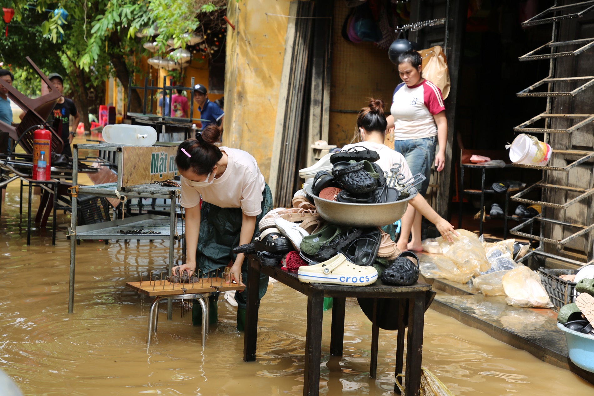 Không nhận ra Hội An sau trận lũ lịch sử- Ảnh 20. Không nhận ra Hội An sau trận lũ lịch sử- Ảnh 20.