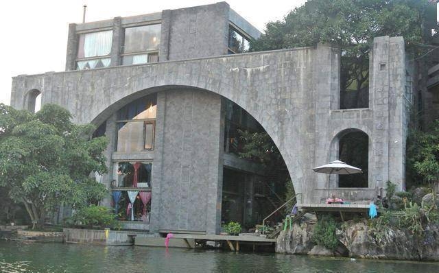 Nữ nghệ sĩ 30 năm không ăn cơm sở hữu biệt thự  Nữ nghệ sĩ 30 năm không ăn cơm sở hữu biệt thự