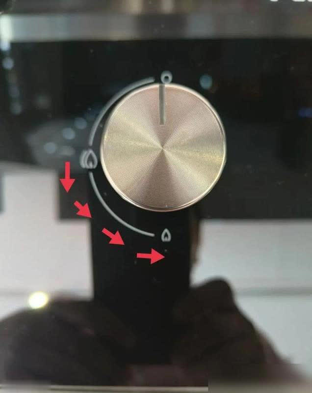 Tại sao không nên xoay theo hướng tắt để nhỏ lửa bếp gas?- Ảnh 1. Tại sao không nên xoay theo hướng tắt để nhỏ lửa bếp gas?- Ảnh 1.