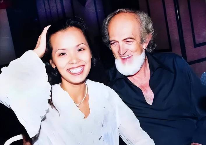 Sao nữ bị chồng Tây mưu sát sau khi đòi ly hôn- Ảnh 3. Sao nữ bị chồng Tây mưu sát sau khi đòi ly hôn- Ảnh 3.