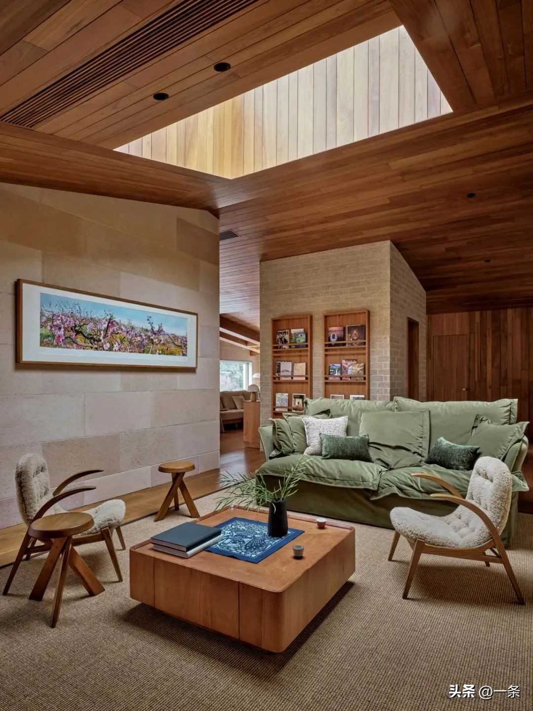 Doanh nhân chi tiền xây nhà 4 tầng to nhất làng cho bố mẹ dưỡng già, đủ chỗ cho đại gia đình 30 thành viên chung sống: “Tôi lãi bất ngờ”- Ảnh 9. Doanh nhân chi tiền xây nhà 4 tầng to nhất làng cho bố mẹ dưỡng già, đủ chỗ cho đại gia đình 30 thành viên chung sống: “Tôi lãi bất ngờ”- Ảnh 9.