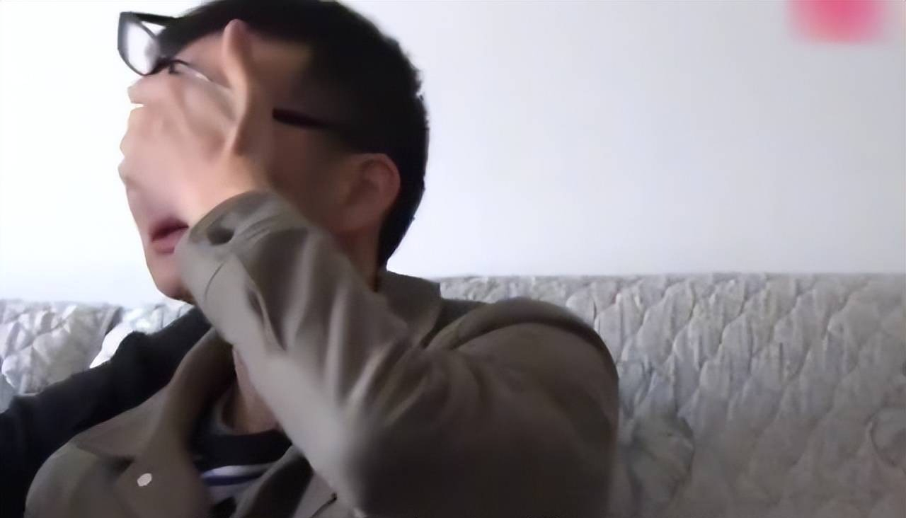 Chưa rửa tay đã bế cháu, mẹ 51 tuổi bị con trai hành hung: Quyết kiện con vào tù- Ảnh 3. Chưa rửa tay đã bế cháu, mẹ 51 tuổi bị con trai hành hung: Quyết kiện con vào tù- Ảnh 3.