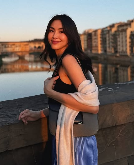 3 bóng hồng của gia tộc Johnathan Hạnh Nguyễn- Ảnh 1. 3 bóng hồng của gia tộc Johnathan Hạnh Nguyễn- Ảnh 1.