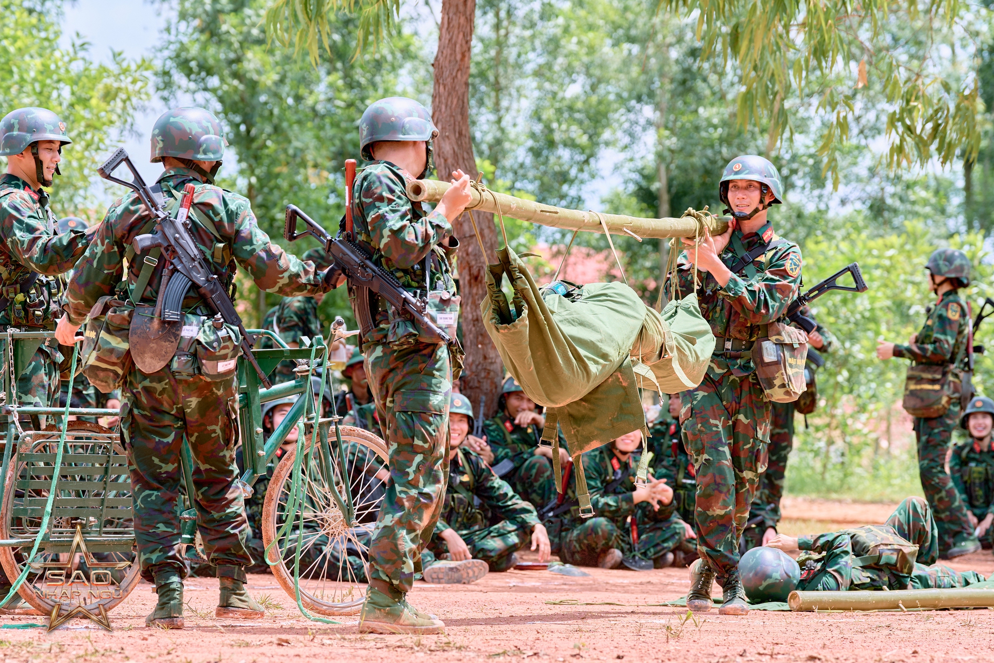 Tập 13 Sao Nhập Ngũ: 1 nhân vật rời chương trình, Hương Giang kinh ngạc khi thấy món đồ này- Ảnh 3. Tập 13 Sao Nhập Ngũ: 1 nhân vật rời chương trình, Hương Giang kinh ngạc khi thấy món đồ này- Ảnh 3.