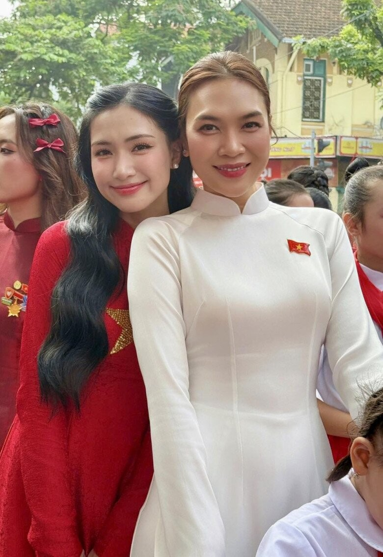 Hòa Minzy viết gì mà phải sửa gấp sau 3 phút đăng hình với Mỹ Tâm- Ảnh 6. Hòa Minzy viết gì mà phải sửa gấp sau 3 phút đăng hình với Mỹ Tâm- Ảnh 6.