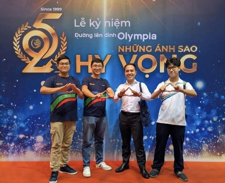 Cuộc sống hiện tại của Quán quân Olympia đầu tiên trường Ams- Ảnh 4. Cuộc sống hiện tại của Quán quân Olympia đầu tiên trường Ams- Ảnh 4.