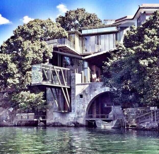 Nữ nghệ sĩ 30 năm không ăn cơm sở hữu biệt thự  Nữ nghệ sĩ 30 năm không ăn cơm sở hữu biệt thự