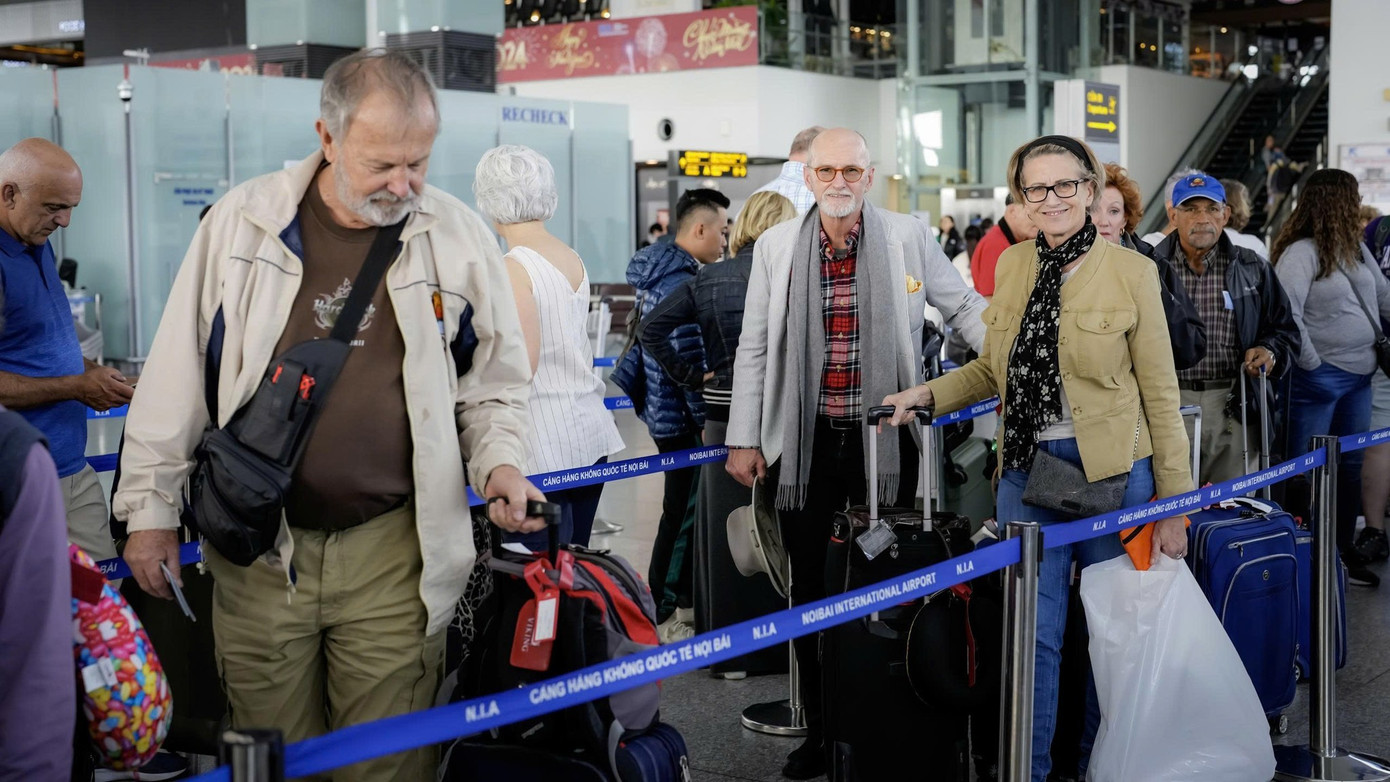 10 tháng gần 100 triệu lượt khách qua cảng hàng không Việt Nam- Ảnh 1. 10 tháng gần 100 triệu lượt khách qua cảng hàng không Việt Nam- Ảnh 1.