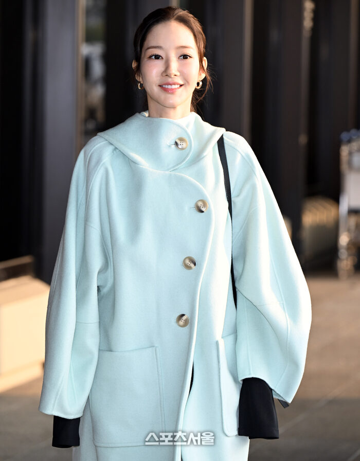 Park Min Young đang làm gì với nhan sắc của mình thế này?- Ảnh 10. Park Min Young đang làm gì với nhan sắc của mình thế này?- Ảnh 10.