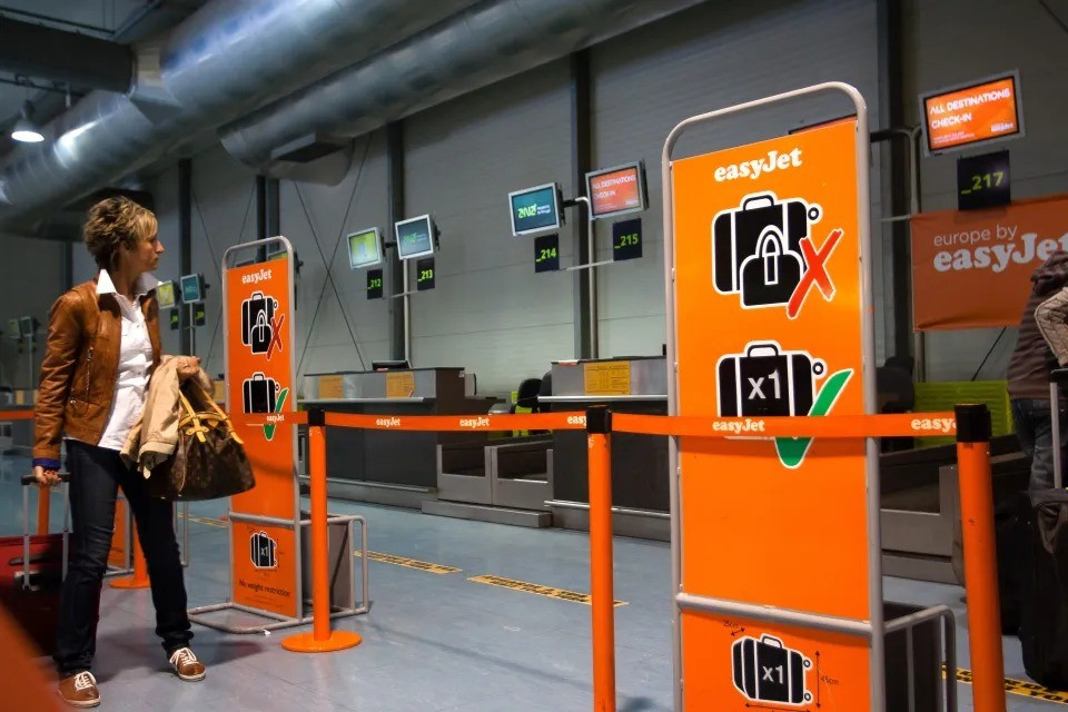 Lý do hãng bay thu phí hành lý xách tay 'rất gắt'- Ảnh 2. Lý do hãng bay thu phí hành lý xách tay 'rất gắt'- Ảnh 2.