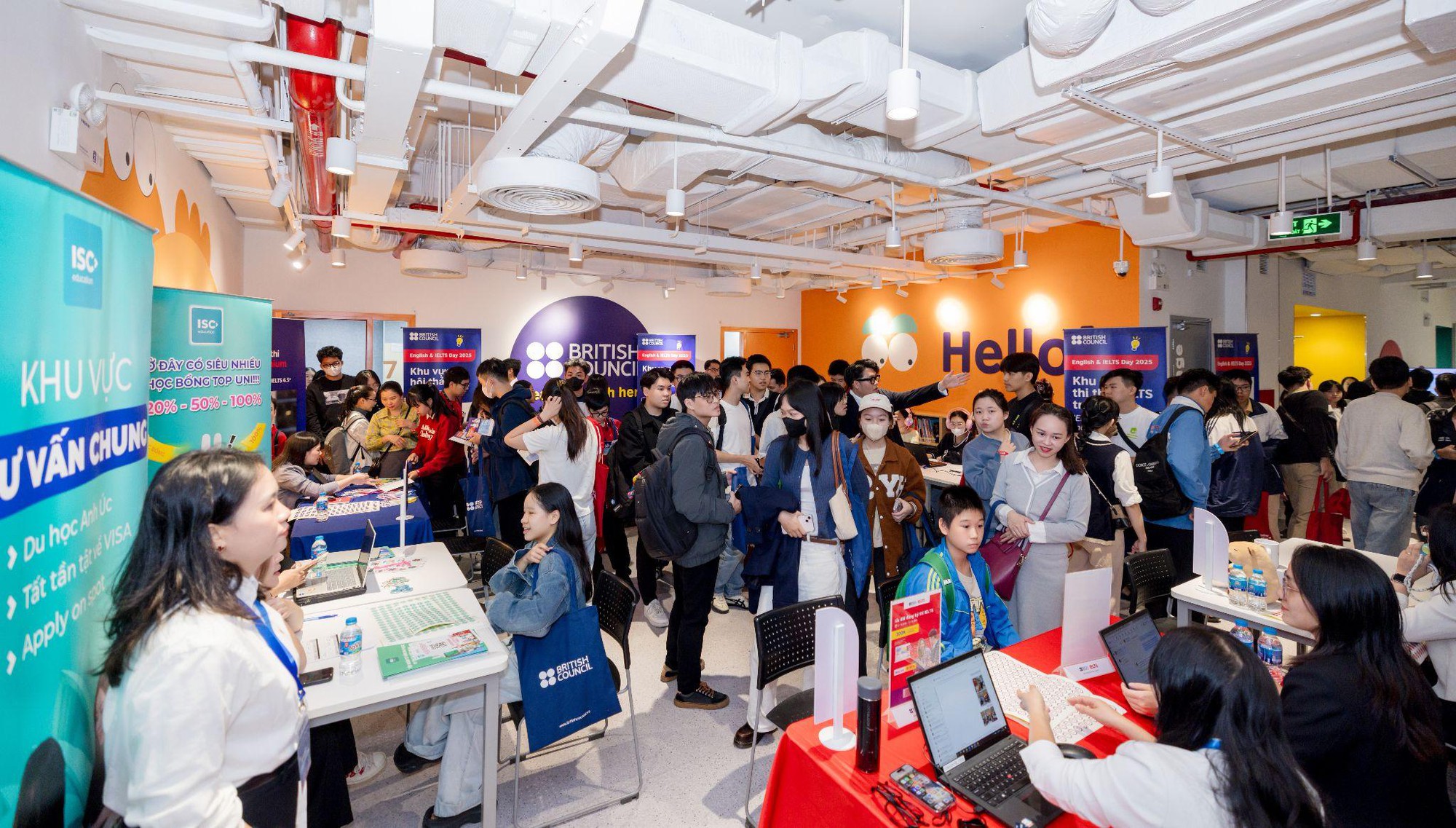 Hội đồng Anh khiến giới trẻ “đứng ngồi không yên” với Ngày hội tiếng Anh và IELTS 2025- Ảnh 1. Hội đồng Anh khiến giới trẻ “đứng ngồi không yên” với Ngày hội tiếng Anh và IELTS 2025- Ảnh 1.