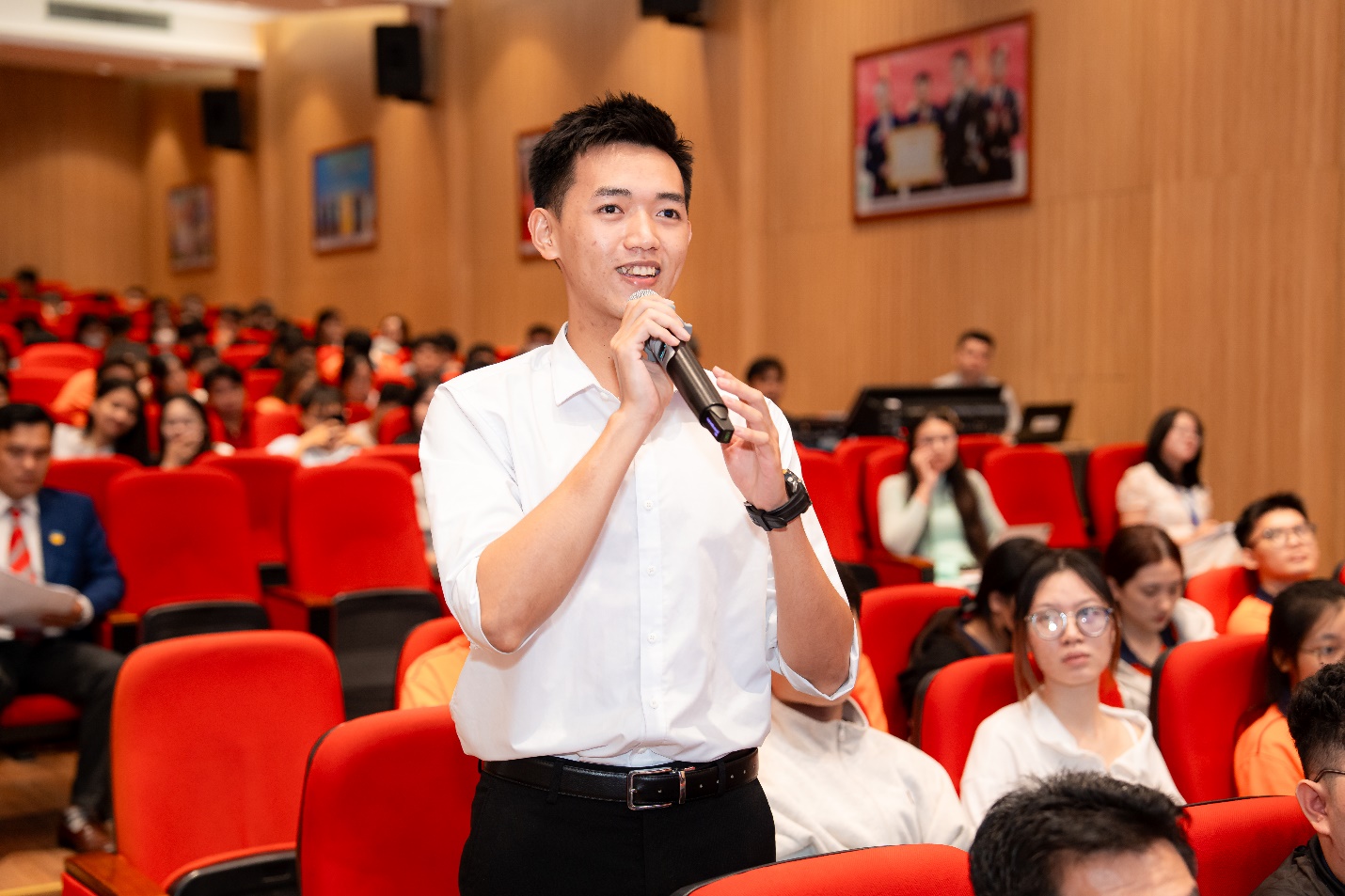 Khởi nghiệp không chỉ để làm giàu, mà để tạo giá trị- Ảnh 4. Khởi nghiệp không chỉ để làm giàu, mà để tạo giá trị- Ảnh 4.