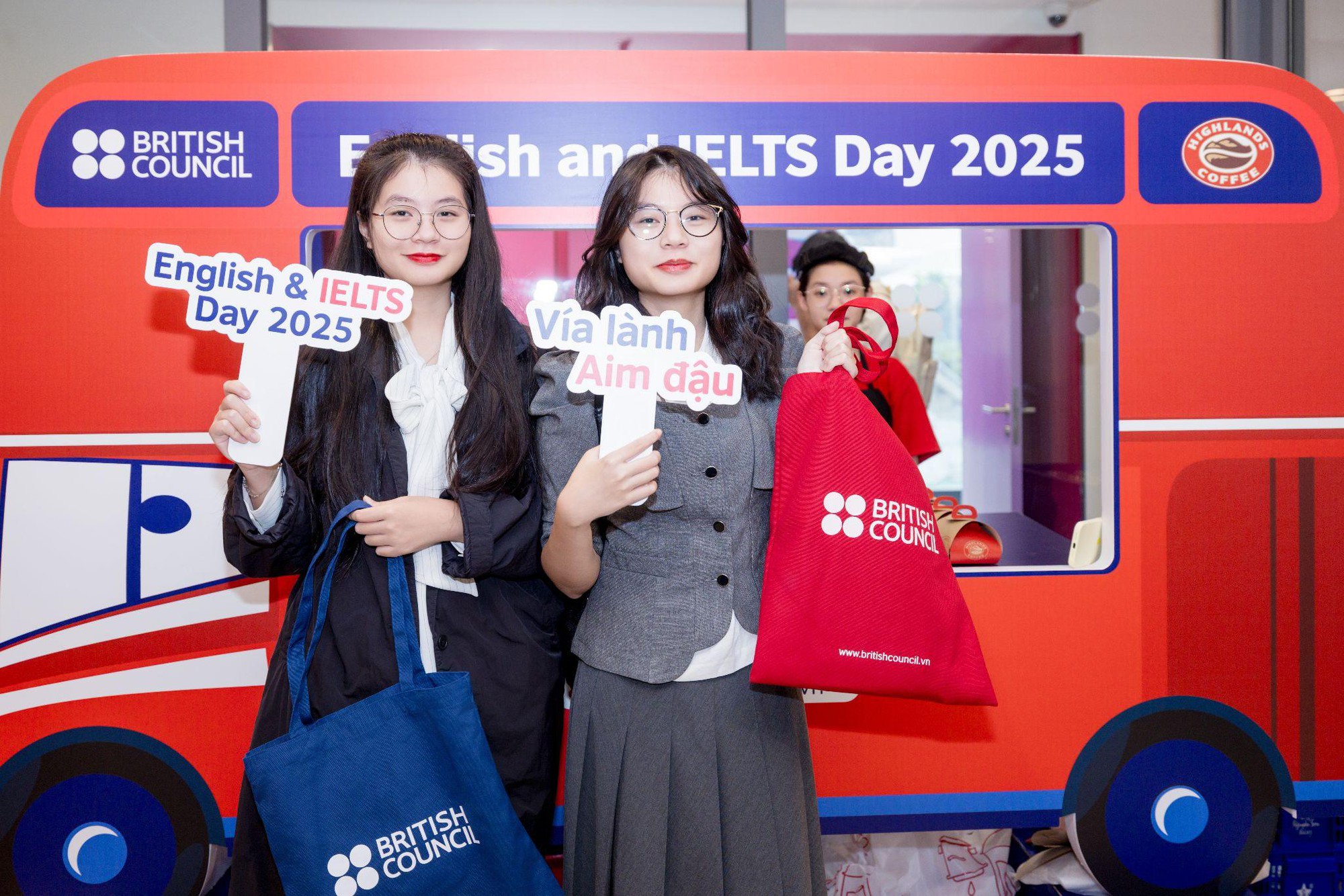 Hội đồng Anh khiến giới trẻ “đứng ngồi không yên” với Ngày hội tiếng Anh và IELTS 2025- Ảnh 7. Hội đồng Anh khiến giới trẻ “đứng ngồi không yên” với Ngày hội tiếng Anh và IELTS 2025- Ảnh 7.