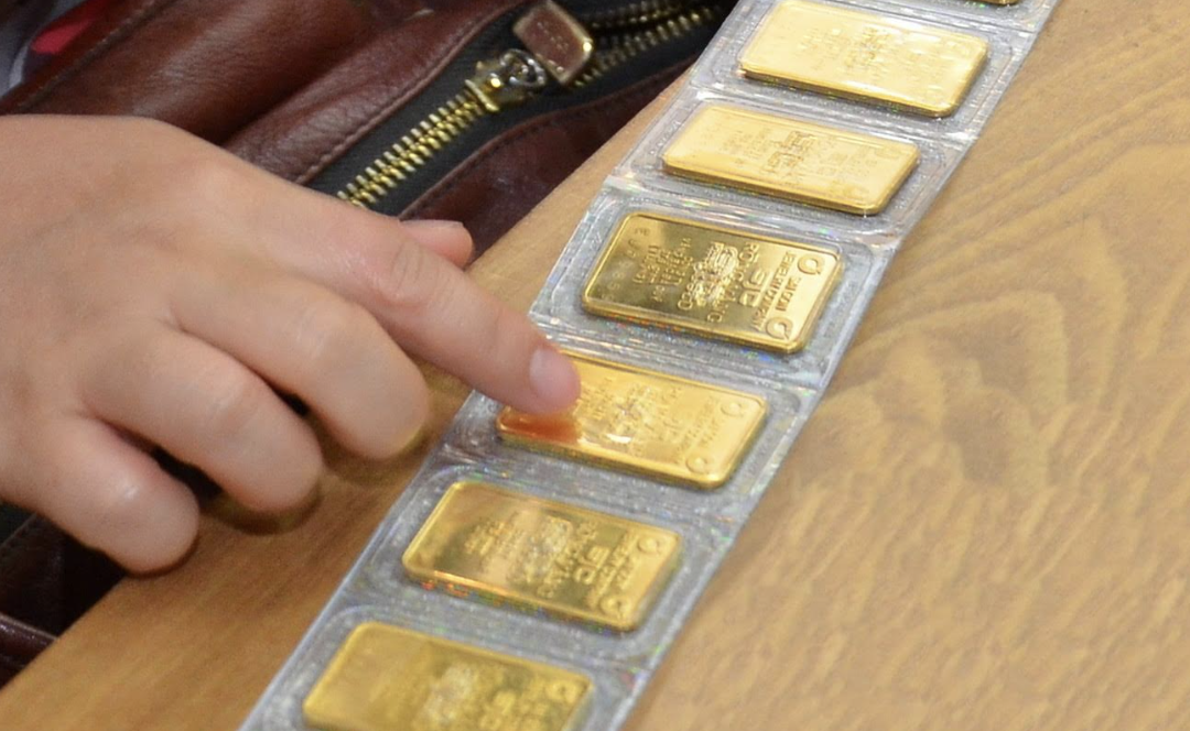 Sáng 31-10, giá vàng miếng SJC, vàng nhẫn lại tăng mạnh- Ảnh 1. Sáng 31-10, giá vàng miếng SJC, vàng nhẫn lại tăng mạnh- Ảnh 1.