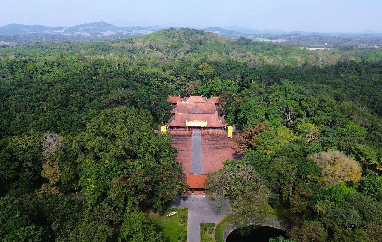 Tu sửa khẩn cấp nhà bia, nơi lưu giữ bảo vật quốc gia gần 600 năm- Ảnh 2. Tu sửa khẩn cấp nhà bia, nơi lưu giữ bảo vật quốc gia gần 600 năm- Ảnh 2.