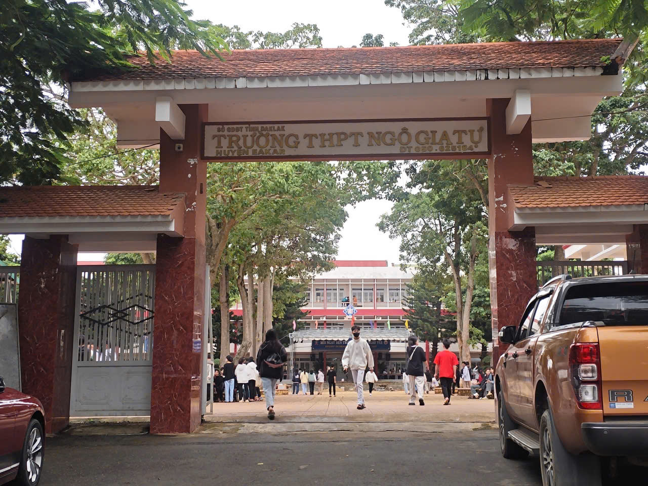 Xử phạt 1 giáo viên đăng thông tin sai sự thật, xúc phạm hiệu trưởng- Ảnh 1. Xử phạt 1 giáo viên đăng thông tin sai sự thật, xúc phạm hiệu trưởng- Ảnh 1.