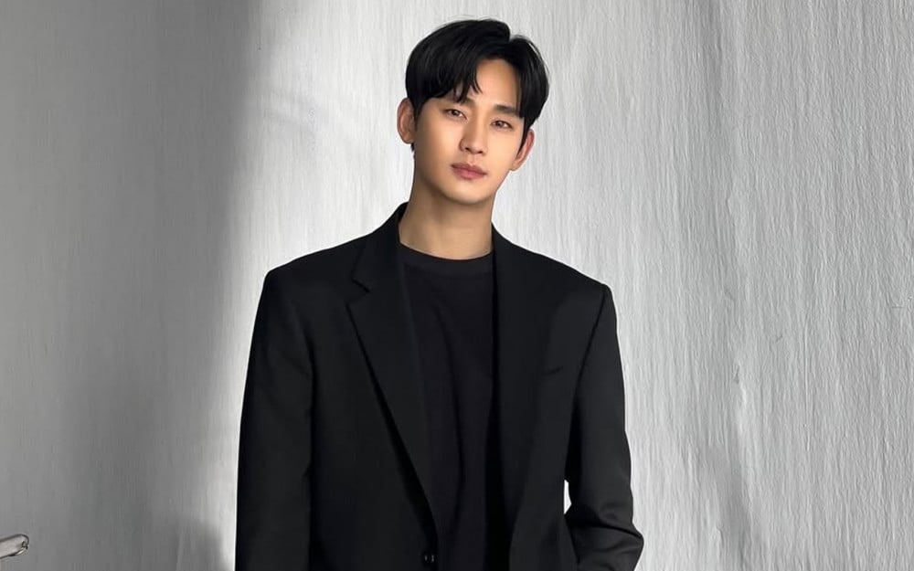 Lý do công bố 150 lá thư Kim Soo-hyun viết cho tình cũ lúc nhập ngũ- Ảnh 1.